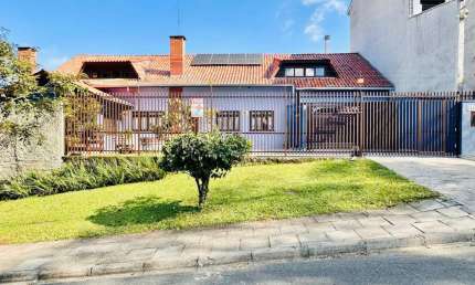 Casa mobiliada à venda no Portão – Suíte, piscina e área gourmet 305 m²