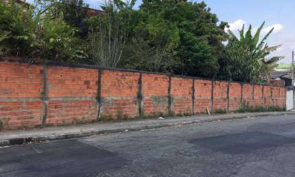 Terreno para Venda 500m vila suissa cesar de souza contem uma casa 10x50