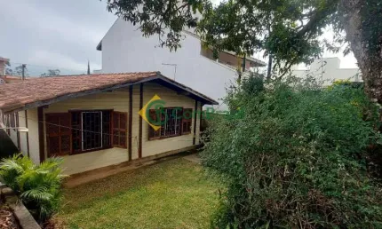 Casa de madeira com 3 dormitórios, Vila Suíssa, Mogi das Cruzes