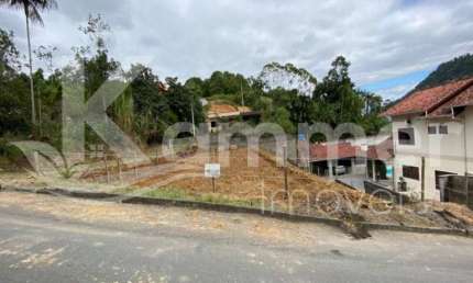 Terreno à venda no centro de Massaranduba, com 432m²