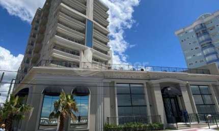 Apartamento frente mar com 3 suítes à venda em Gravata