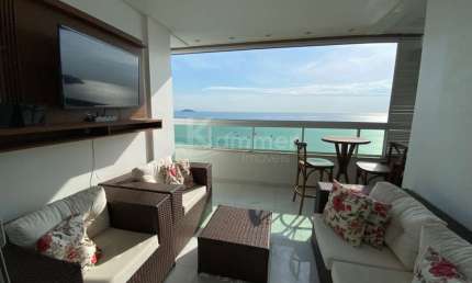 Apartamento frente mar com 3 suítes à venda em Penha