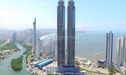 Apartamento no YachtHouse Balneário Camboriú com 4 suítes e 3 vagas, Andar alto