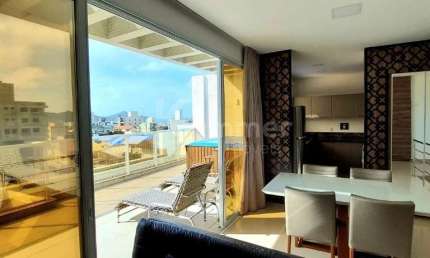 Cobertura duplex com 3 suítes a venda em canto grande, a 200 metros do mar com jacuzzi