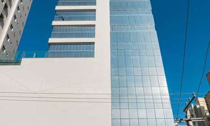 Apartamento com 4 suítes vista mar em Meia Praia Itapema