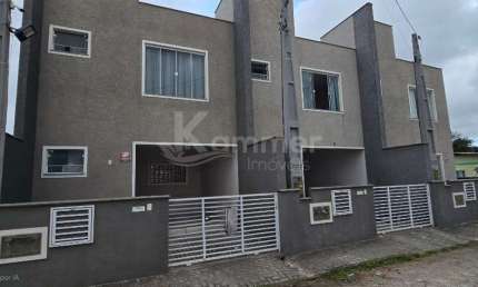 Imperdível Casa à Venda em Penha-SC, Bairro Armação: 2 Quartos, 2 Suítes, 1 Sala, 3 Banheiros, 1 Vaga de Garagem, 94m².