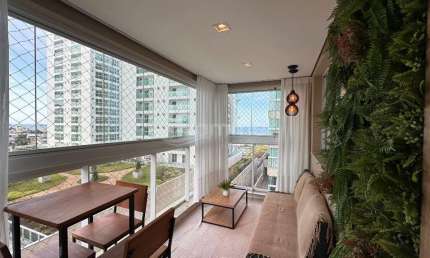 Apartamento à venda em Balneário Piçarras-SC, Itacolomi: 3 quartos, 1 suíte, 2 salas, 2 banheiros, 1 vaga, 93m². Venha conhecer!