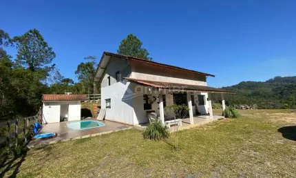 Chacará a venda em Luiz Alves, mobiliada e com piscina