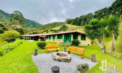 SITIO NAS MONTANHAS À VENDA NA CIDADE DE TERESÓPOLIS RJ