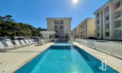 Apartamento funcional à venda em Teresópolis-RJ: 2 quartos, 1 suíte, 1 sala, 2 banheiros, 1 vaga de garagem, 58,00 m²!