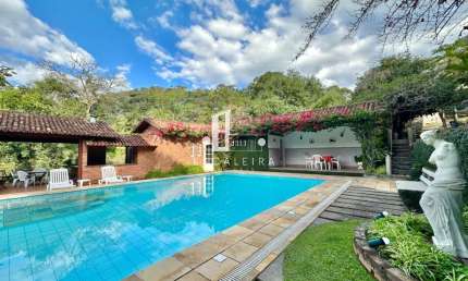 Magnífico Sítio à Venda em Teresópolis-RJ, Bairro Quebra Frascos: 7 Quartos, 1 Suíte, 2 Salas, 4 Banheiros, 6 Vagas, 7.587 m² de Área