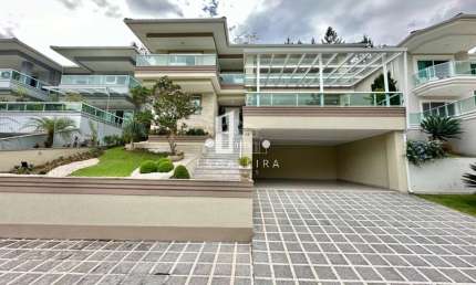 Casa em condomínio exclusivo de Teresópolis-RJ, 4 quartos, 4 suítes e 286,20m² - Bairro Pimenteiras