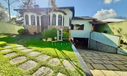 Imperdível: Casa à venda em Teresópolis-RJ, Fazendinha. 3 quartos, 1 suíte, 4 banheiros, 3 vagas, 285m².