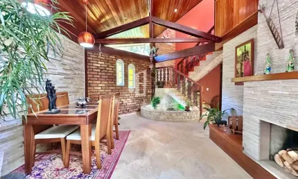 Casa à venda em Teresópolis-RJ, Parque do Imbui: 1 quarto, 1 suíte, 2 salas, 2 banheiros, 2 vagas, 110,62 m².