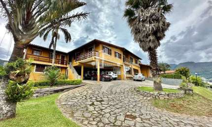 Imóvel espetacular na Fazendinha: Casa com 4 Quartos e 188m² em Teresópolis-RJ - Imperdível!