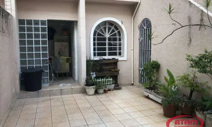 NO CORAÇÃO DA BRAZ LEME LONGE DO BARULHO DA AVENIDA