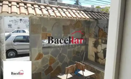 Casa com 3 quartos à venda na Rua Doutor Gradim, Gradim, São Gonçalo, 226 m2 por R$ 300.000