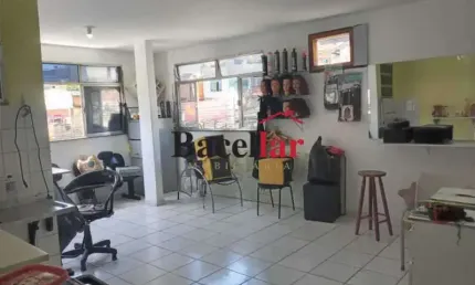 Sala comercial com 5 salas à venda na Rua Inhamuns, Vila Valqueire, Rio de Janeiro, 305 m2 por R$ 210.000