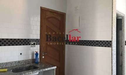 Apartamento com 2 quartos à venda na Avenida Dom Hélder Câmara, Del Castilho, Rio de Janeiro, 78 m2 por R$ 265.000