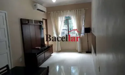 Apartamento com 3 quartos à venda na Rua Silva Pinto, Vila Isabel, Rio de Janeiro, 85 m2 por R$ 320.000
