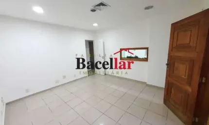 Casa em condomínio fechado com 8 quartos à venda na Rua Hugo Bezerra, Engenho de Dentro, Rio de Janeiro, 301 m2 por R$ 570.000