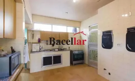 Casa em condomínio fechado com 4 quartos à venda na Estrada Pau-ferro, Freguesia (Jacarepaguá), Rio de Janeiro, 468 m2 por R$ 700.000