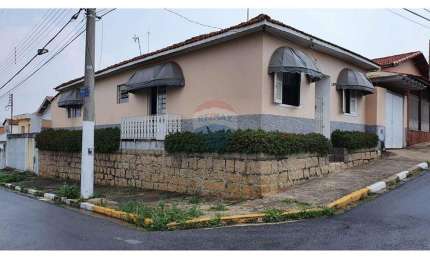 CASA A VENDA DE ESQUINA NO BAIRRO SANTA LIBANIA - Bragança Paulista