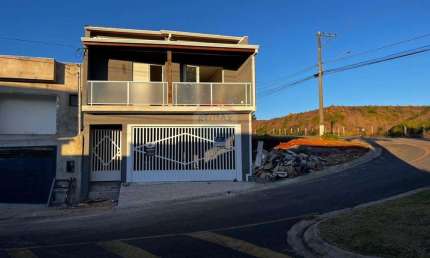 Casa com 3 quartos para alugar no Penha, Bragança Paulista 