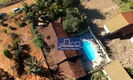 Chacara à venda em Rio do Una de Baixo/Ibiuna - 3 dorms, 1 suíte, piscina e 4 vagas; 2000m²