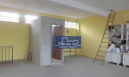 Sobrado no Bairro dos Casa/SBC - 03 dorms, sendo 01 Suíte e ponto comercial (sala comercial).
