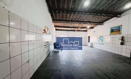 Sala para locação no Jd. Calux; Sala; Cozinha; 03 Vagas; 130m²