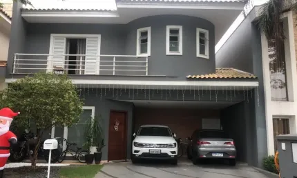 Sobrado diferenciado à venda no condomínio Villa dos Inglezes