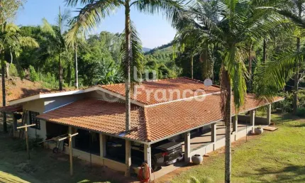 Sítio para Venda em Juruaia, 2 dormitórios, 1 suíte, 2 banheiros, 5 vagas
