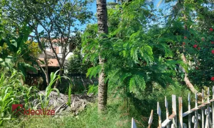 Terreno à venda no Perocão, Guarapari  por R$ 350.000