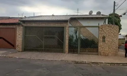 Casa com 3 quartos à venda na Vila Industrial, Bauru 