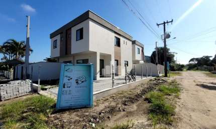 Casa em condomínio fechado com 3 quartos à venda na Loteamento Jardim Curitiba, Praia do Ervino, São Francisco do Sul, 90 m2 por R$ 425.000