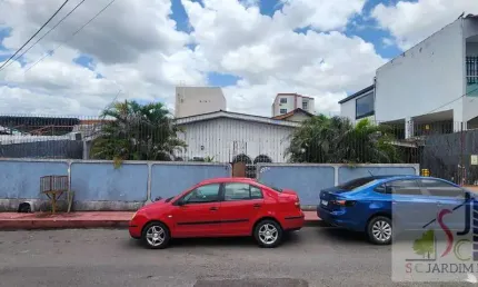 Vendo Casa de 03 quartos no Conjunto Castelo Branco no Bairro Parque Dez.