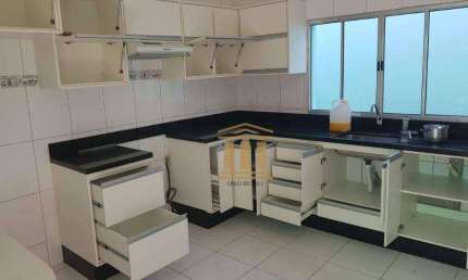 Casa com 4 quartos à venda, 170 m² por R$ 645.000 - Jardim Imperial - São José dos Campos/SP