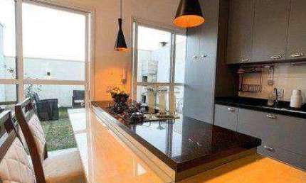 Sobrado com 3 dormitórios à venda, 112 m² por R$ 900.000,00 - Urbanova - São José dos Campos/SP
