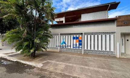 Casa com 3 dormitórios para alugar, 142 m² por R$ 3.485,55/mês - Ilha dos Araújos - Governador Valadares/MG