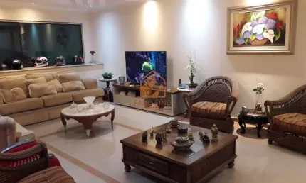 Casa em condomínio fechado com 4 quartos à venda no Jardim Regina, São Paulo  por R$ 2.700.000