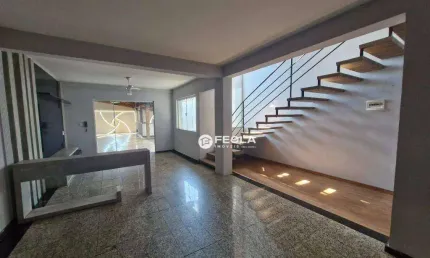 Casa com 3 dormitórios para alugar, 197 m² por R$ 3.940,00/mês - Parque Universitário - Americana/SP