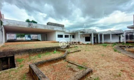 Casa com 830m² em fase de construção, 4 suítes, para alugar, por R$ 5.000,00/mês - Vila Santa Catarina - Americana/SP