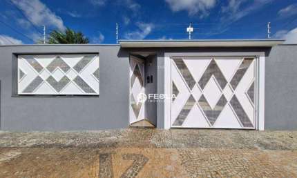 Casa com 3 dormitórios para alugar, 250 m² por R$ 4.543,90/mês - Vila Omar - Americana/SP
