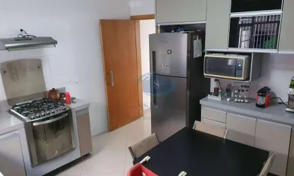 Sobrado metro santos imigrantes com 3 dormitórios,2 suítes,2 vagas,sala 2 ambientes,ótima localização,aceita proposta.
