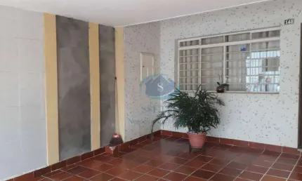 Sobrado miolo do Bairro Moinho Velho,2 dormitórios,2 vagas,edícula nos fundos,aceita proposta,vale a pena conhecer.