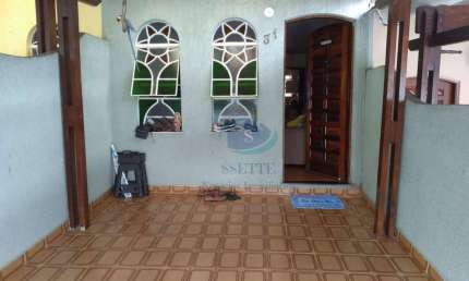 Sobrado com dois dormitórios e uma suíte,sala,cozinha 2 banheiros, área de serviço,uma vaga de garagem coberta,ótima localização,aceita proposta.