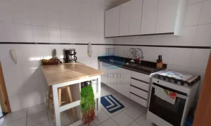Sobrado a venda em condomínio fechado de 2 dormitórios com 2 vagas na Vila Gumercindo