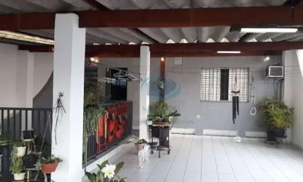 Sobrado 4 dormitórios,1 suíte,3 vagas,3 bahneiros,excelente localização e fácil acesso ao metro linha verde,aceita permuta e proposta.