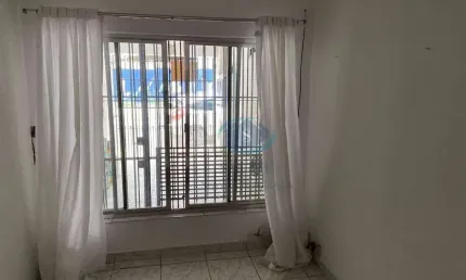 Sobrado para locação comercial, com 5 salas, localizado há 200m da estação Santos Imigrantes.
